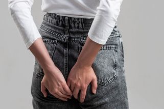 Hemoroidy, krvácení, trhliny? Vyšetření u proktologa se nemusíte bát. Jak probíhá, vysvětlí lékař - Proženy.cz