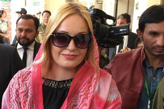 Hlůšková údajně tajně opustila Pákistán - Novinky