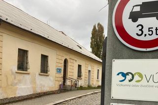 Státní ústav vyhání ze svých bytů nájemníky: Podepište výpověď, vaše smlouvy neplatí — HlídacíPes.org