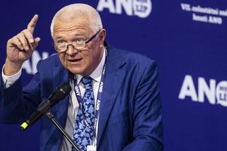 Poslankyně STAN žádá stažení Faltýnka z kandidátky. Založila petici - Seznam Zprávy