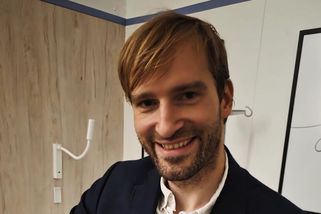 Exministr Vojtěch se raduje z narození dcery: Pochlubil se fotkou a prozradil netradiční jméno