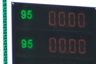 Benzín došel. Na Krymu zavírají čerpací stanice - Novinky