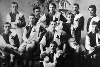 Stadion fotbalové Slavie na Letné není nesmysl. Kdysi ho tam postavili a hned zase zbourali - Médium.cz