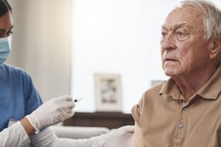 Naočkujme více dospělých, volají odborníci. V Česku ale zatím roste spíše počet antivaxerů - Novinky