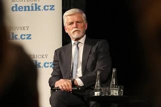 Ve vládě nemá být nikdo, kdo by podle tajných služeb ohrozil Česko, řekl Pavel
