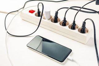 Elektřina v Česku je podle kupní síly opět nejdražší v EU - Novinky