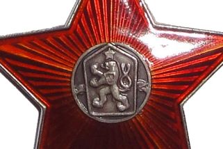 Jak komunisté překreslili českého lva: Státní znak a bezprecedentní porušení heraldických pravidel - Médium.cz