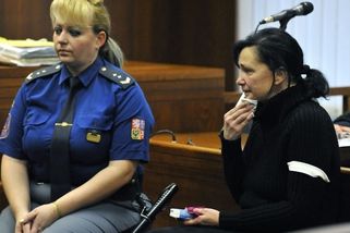 Jak se mohla napravit? Propuštění vražedkyně oblíbeného místostarosty vyvolalo v obci rozruch - Novinky