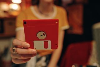 Kvíz: Magič, walkman a nezničitelná Nokia. Kdo vyrůstal v 80. a 90. letech, si tyto technické vychytávky musí pamatovat