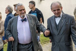 „Kdo má nohy, přijede.“ Schwarzenbergova pohřbu se zúčastní česká šlechta - Seznam Zprávy