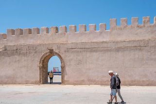 Tady tráví zimu tisíce evropských důchodců – teplo, moře a život za pár korun
