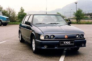 Srovnali jsme luxusní Tatru 700 s tehdejší sedmičkou od BMW. Nedopadlo to dobře - Garáž.cz