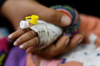 V Gaze zemřely hlady desítky dětí a seniorů, tvrdí palestinský ministr