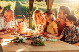 Kvíz: Příbuzenské vztahy. Zdánlivě jednoduchý kvíz, který vám doslova udělá guláš v hlavě