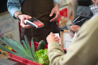 Neotesaná prodavačka mě v obchodě pořádně ztrapnila. Pomsta byla sladká - Médium.cz