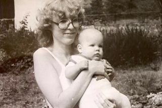 i60.cz: Maminka má malý prsíčka