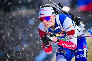 České biatlonistky proti sobě finišovaly o patnáctku, překvapení za francouzskou suverénkou - Sport.cz