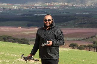 Zemřel během přímého přenosu. Raketa zasáhla auto novinářů - WN24.cz - World News 24