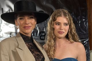 Andrea Verešová s dcerou na módní přehlídce: Krásné jako dvě sestry! Režisérka Toulová opět šokovala