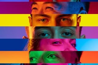 Právě teď někdo queer zažívá nenávist. Prague Pride spouští kampaň, která volá po bezpečí a empatii