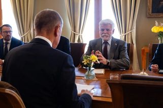 Hradní přesilovka. Babiš seděl při jednání sám proti Pavlovi a jeho poradcům - Echo24.cz