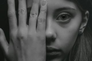 Ratolesti: díl Brácha. Autoři seriálu ČT vytvořili hodinovou bramboračku. To podstatné zapadlo. - Médium.cz