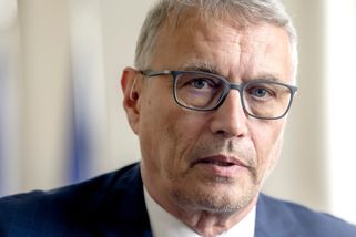 KOMENTÁŘ: Vezmi si svetr, nejezdi autem, umyj si krk. Dvořák a spol. nás mají za hloupá děcka