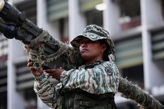 Venezuela se chystá na americký úder. Rozmisťuje staré ruské zbraně - Novinky