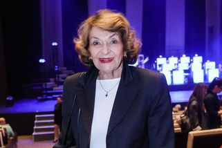 Yvetta Simonová je i v 94 letech ozdobou společnosti: Vypadá výborně a má energie na rozdávání - Super.cz