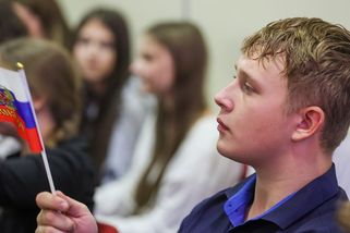 Jsme neporazitelní. V ruských školách budou dětem místo zvonění pouštět „vlastenecké písně“ - Novinky