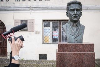 Ve slovenském městě Rajec odstranili bustu válečného zločince Ďurčanského. Byla tam 14 let - Novinky