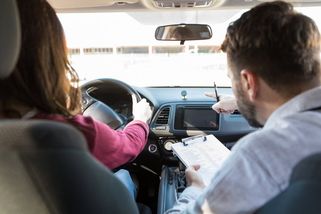 Dalibor Martínek: Řidičák by nyní neudělal ani zkušený řidič. Stát opět utahuje šrouby