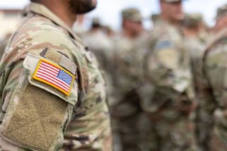 Nejsou peníze. Američtí vojáci v Německu dostali doporučení využít tamních potravinových bank - Novinky