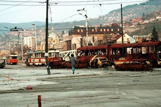 Výlety za zabíjením? Milánská prokuratura začala vyšetřovat údajné zájezdy ostřelovačů do Sarajeva - Novinky