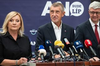 Babiš a Okamura omezí práva, která sami zneužívali. Chtějí úpravy jednacího řádu - Seznam Zprávy