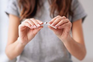 Pět mýtů o kouření: (Ne)škodí elektronické cigarety a opravdu ztloustnete, když přestanete kouřit? - Proženy.cz