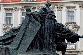 Zieglerova demontáž Husa selhává. Historie je jinde - Médium.cz