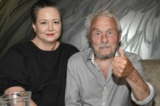 Je velmi klidný a už nechce nikam chodit: Saudkova manželka řekla, jak na tom slavný fotograf po devadesátce je