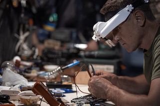 Zprávy z bojiště: Ohromující počet dezercí podlamuje ukrajinskou obranu - Seznam Zprávy