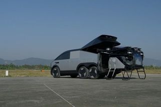 Číňané spustili první továrnu na létající auta - Novinky