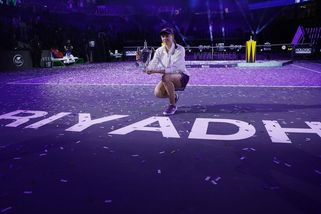 Vítězka Turnaje mistryň pobouřila chováním při ceremoniálu. Velice zásadové, zní naopak z Ruska - Sport.cz