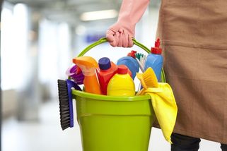 O uklízečky a školníky přišly školy plošně. Znovu se mluví o stávce - Seznam Zprávy