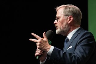 Vláda při hlasování o vyslovení nedůvěry pozici obhájí, prohlásil Fiala - Seznam Zprávy