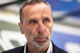 Pardubice budou znovu hledat trenéra, Hořava po prohraném finále na lavičce Dynama končí