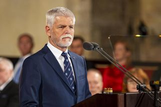 Prezident Pavel předává státní vyznamenání - Novinky