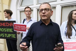 Zaorálek vysvětluje spojení s komunisty do voleb - Seznam Zprávy