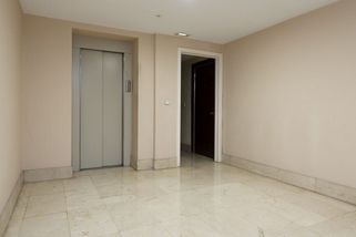 Mladá Italka se zřítila do výtahové šachty. Dveře se otevřely, ale kabina nepřijela - Novinky