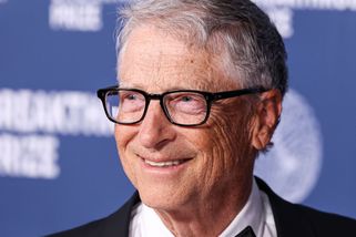 Bill Gates: Budete pracovat jen 2 dny v týdnu. Pokud vás do té doby AI nevyhodí