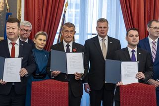 Zástupci ANO, SPD a Motoristů podepsali koaliční smlouvu - Novinky