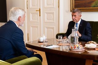 Programové prohlášení vznikající vlády dostal Hrad - Seznam Zprávy